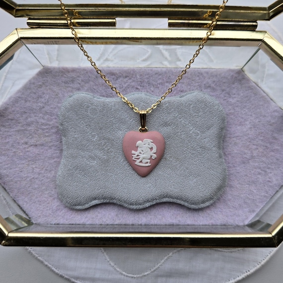 WEDGEWOOD ♡ハートブレスレット Necklace - Wedgwood Pink Heart Cherub Jasperware Pendant Necklace