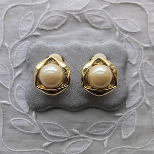 Clip on - Orena Big Pearl Hexagonal Dome Clip On Earrings