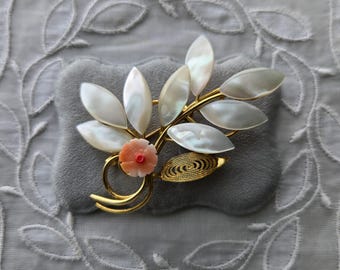 Broche Vintage En Forme De Feuille - Matière : Nacre Véritable - Occasion