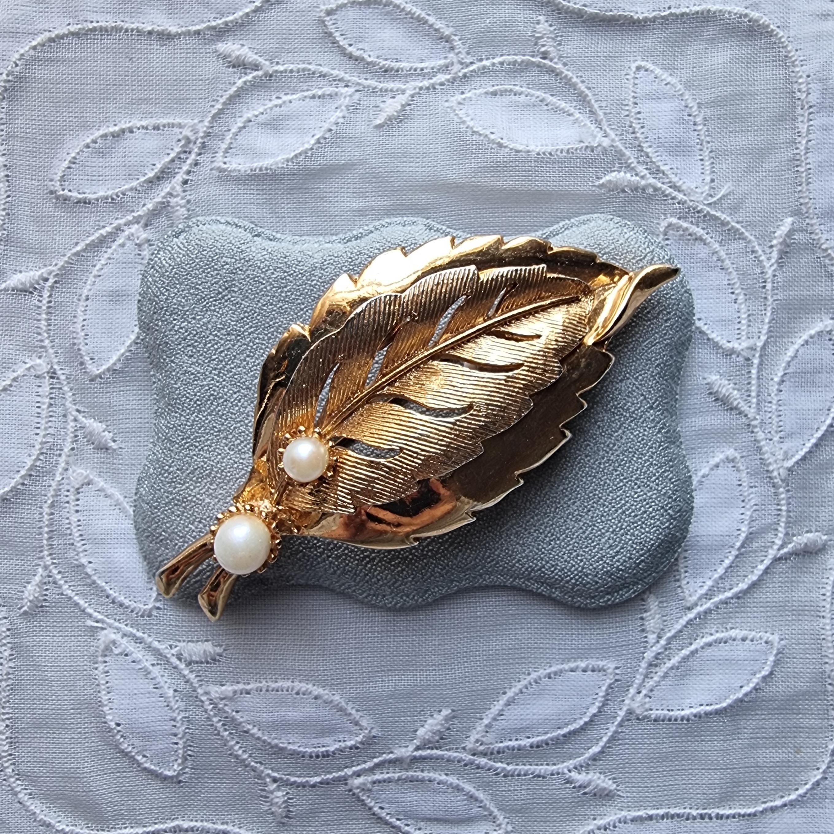 Hollywood Brooch - Etsy