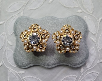 Posts - Pearl and Crystal Star Stud Earrings