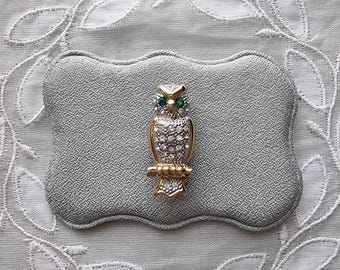 Brooch - Small Green and Clear Crystals Owl Brooch