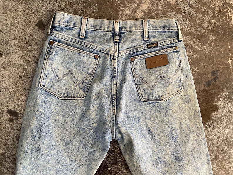 29\u201d Vintage Acid wash Wranglers