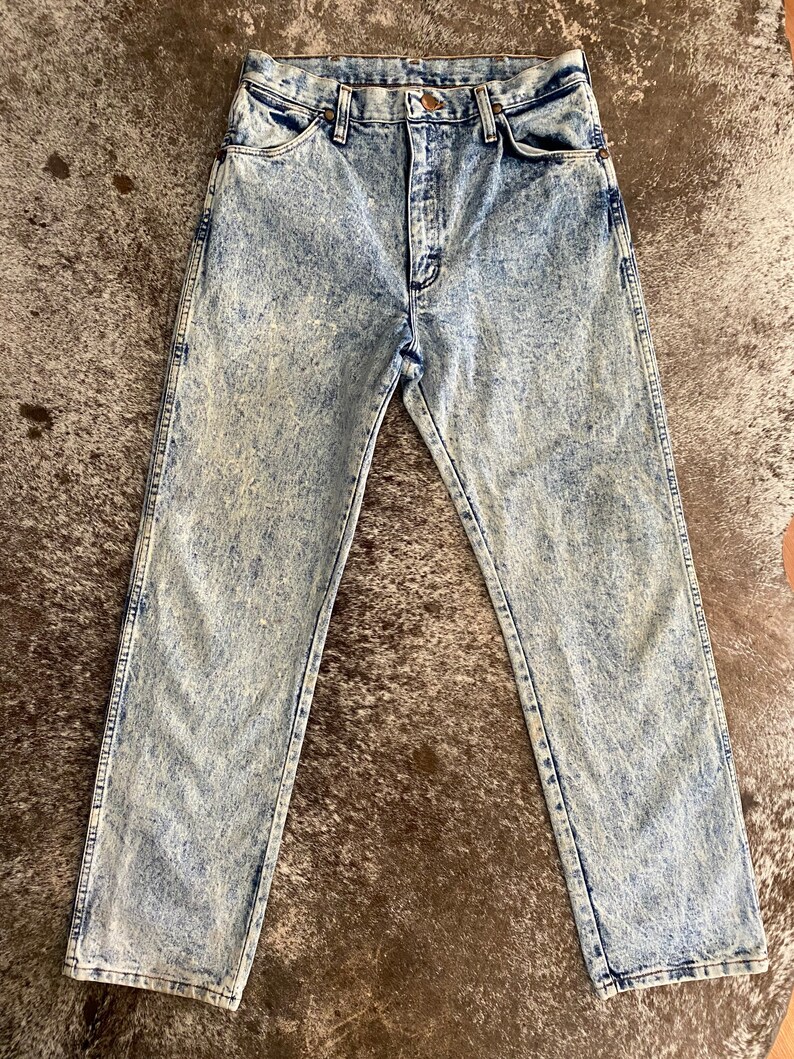 29\u201d Vintage Acid wash Wranglers