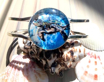 Silver tone cuff bracelet- sea turtle - beach - woman’s gift - spring clasp - unique