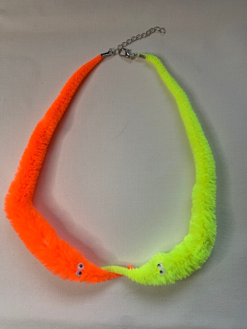 Worm on a String Choker