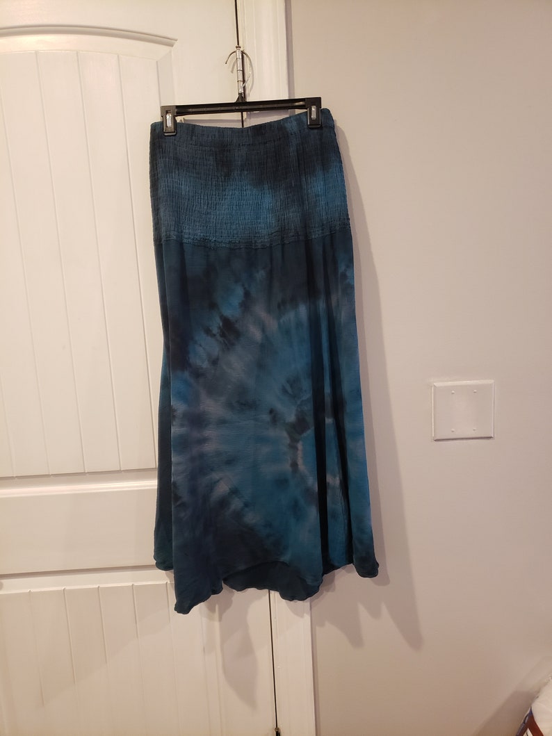 long gauze skirt, tie dye, L, smocked waist, with slit image 7