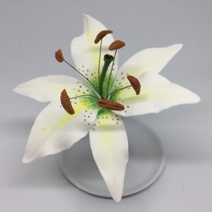 3 Lilies Gumpaste Sugarpaste