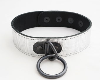 Metalliskt silverfärgad läderchoker, justerbar iögonfallande halsband, begränsad upplaga av europeiskt koläder,
