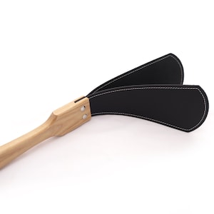 Pala de cuero con mango de madera de roble o nogal: herramienta de juego de impacto BDSM