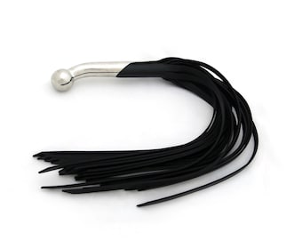 Flogger de cuero con mango curvo: acero inoxidable, 70 cm