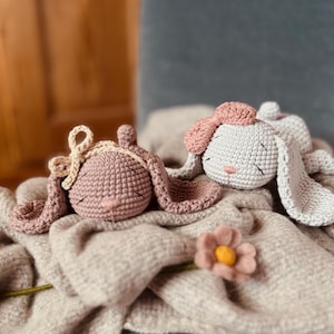 Crochet Amigurumi Pattern Snuggle Bunny Daisy (German, English), NO SEWING
