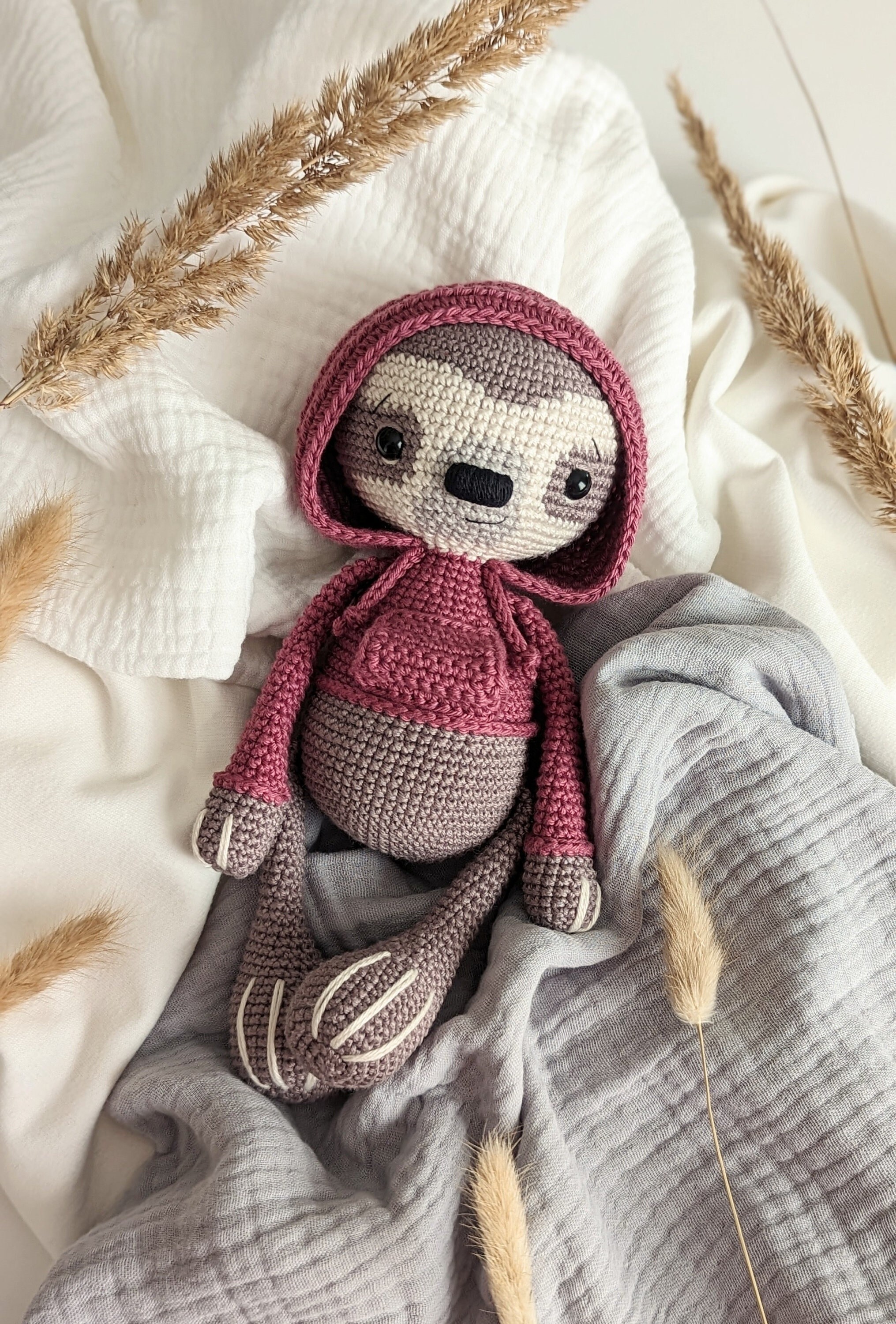 Crochet Pattern Amigurumi Sloth Sam (german, English) Crochet Pattern ...