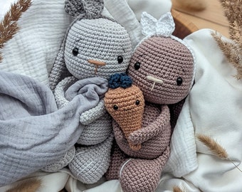 Häkelanleitung Amigurumi Häschen Lotta und Möhre (Deutsch, English) Crochet Pattern Bunny Lotta and Baby Carrot