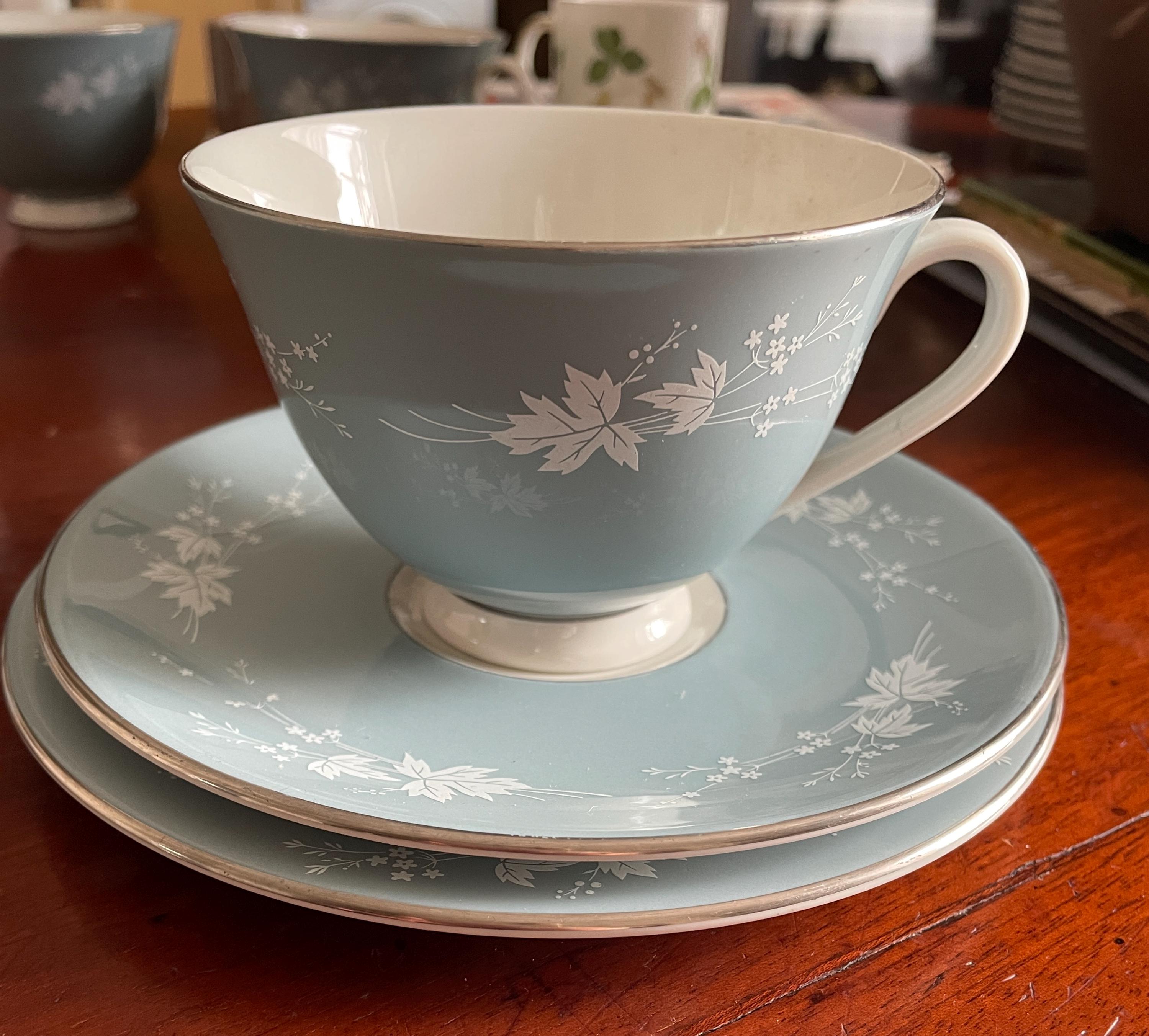 ロイヤルドルトン 手描きキャビネットプレート「ローズ」 C.ハートのサイン入り Doulton reflections - Etsy 日本