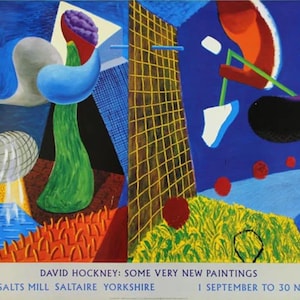 Könnte beinhalten: Ein farbenfrohes abstraktes Kunstplakat mit geometrischen und organischen Formen in Blau, Grün, Gelb und Rot. Der Text "DAVID HOCKNEY: SOME VERY NEW PAINTINGS" und Ausstellungsdetails sind enthalten.
