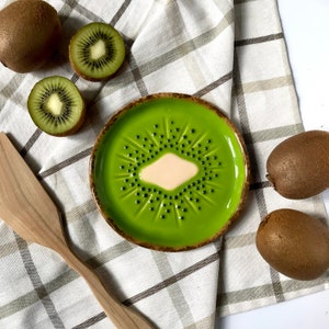 Kiwi Spoon Rest, Ceramic Spoon Dish, Bright Green Kitchen Utensil Holder, Unique Gift for Kitchen, Gift for Fruit Lover, Housewarming Gift