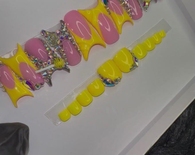 Bling press on nail set with matching toenails