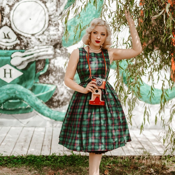 Retro Check Swing Dress in Dark Green Plaid With Pockets