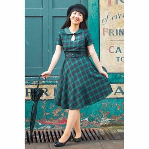 Evelyn Retro Check Swing Dress in Green