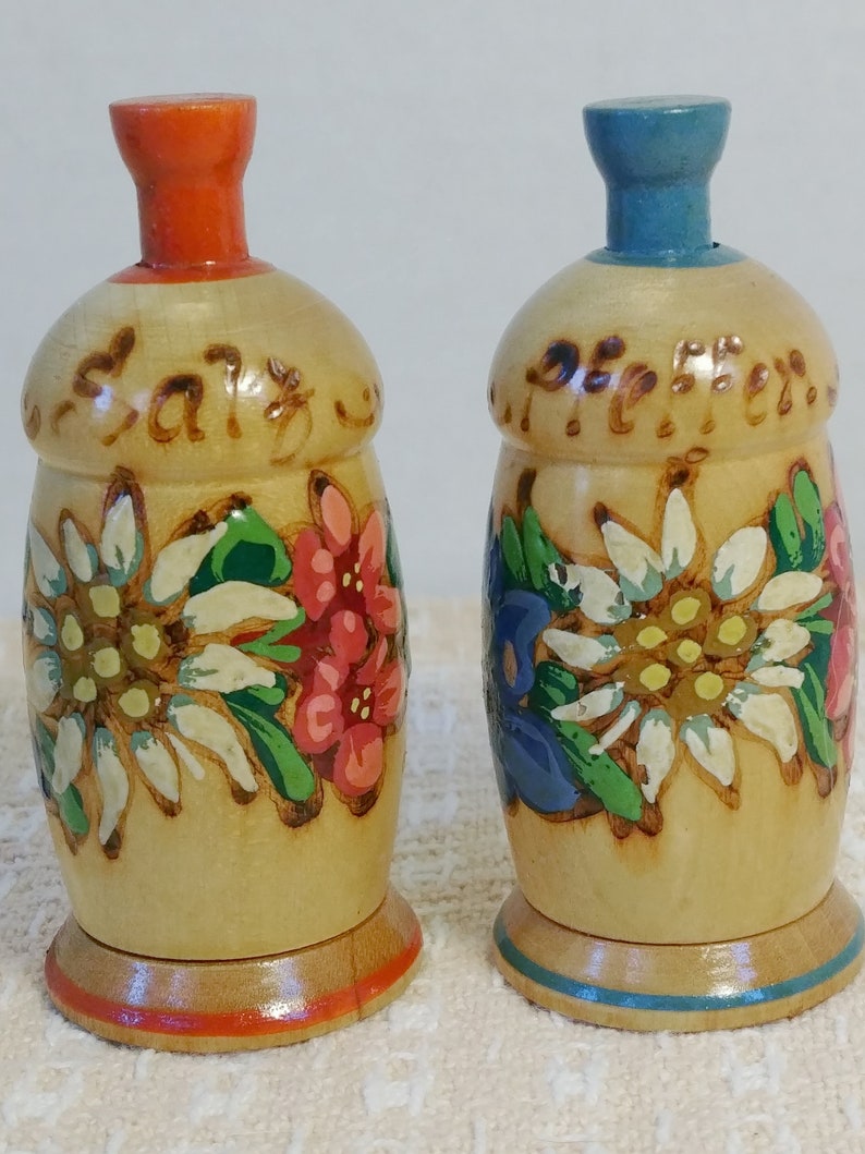 Vintage Salt and Pepper Wooden Handpainted Flowers Heidleburg