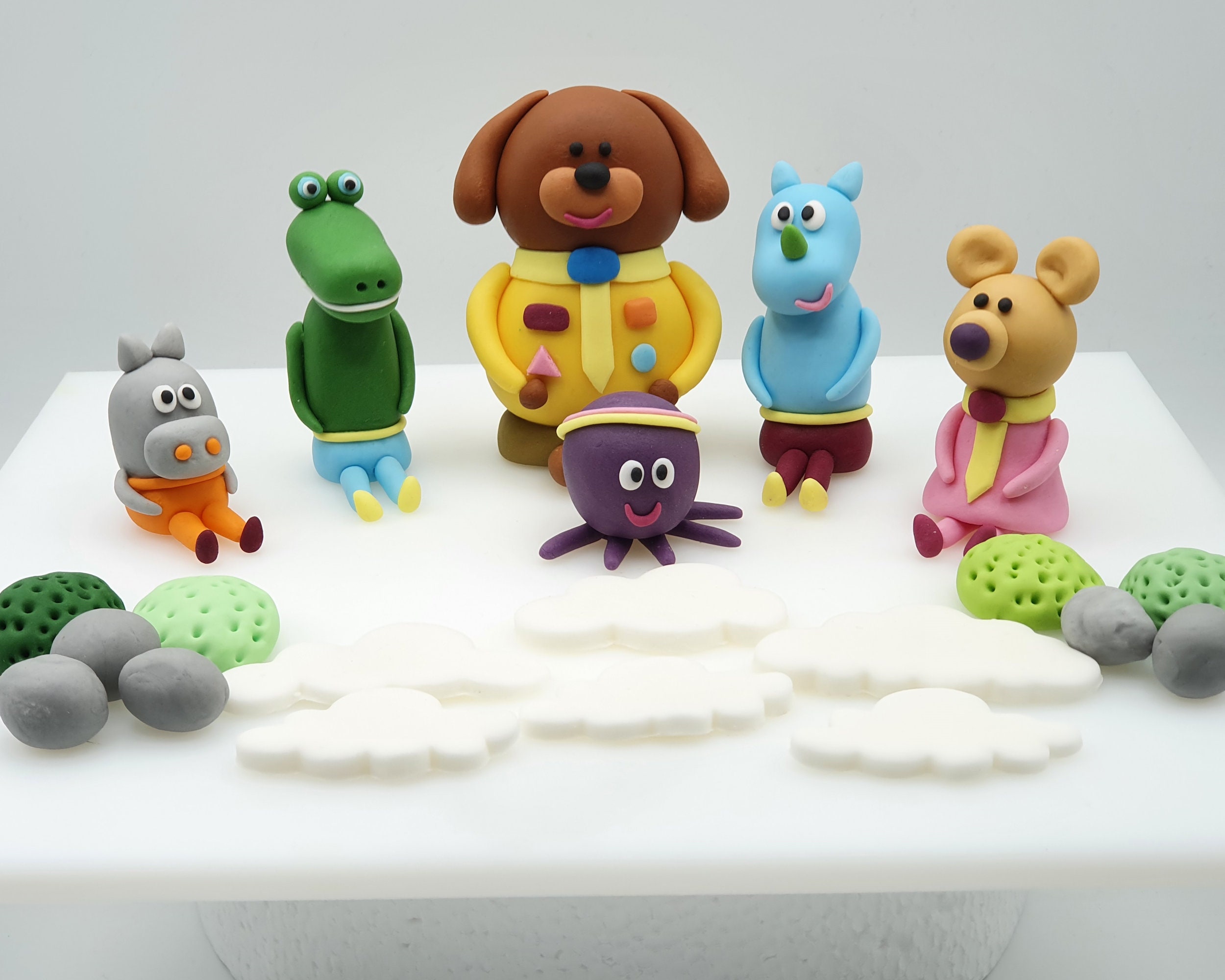 hey duggee figures for cake