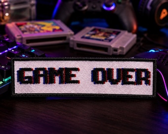 Game Over-patch/glitchpatch/opstrijkpatch/videogameconsole/jaren 90 nostalgie/retro vintage cadeau/geborduurde opnaaibare appliqué voor kleding