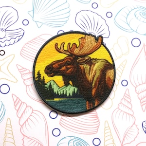 Moose Patch Iron-on/Sew-on Applique for Vest Jacket Clothing, Wild Animal Badge, National Parks, Nature Mountain Souvenir, Hiking, Camping