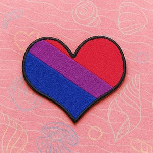 Patch coeur bisexuel/écusson thermocollant/Love is Love, droits des homosexuels, droits égaux, cadeau LGBTQ/appliqué à coudre brodé pour vestes de vêtements