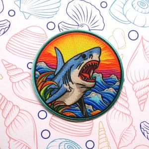 Great White Shark Patch Iron-On Ocean Predator Badge for Backpacks & Jackets, Marine Life Badge for Coastal Apparel, Carcharodon Carcharias