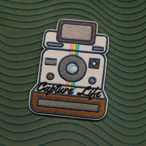 Retro Polaroid Camera Patch/Iron-On Patch//Vintage Gift/Capture Life Memories/Embroidered Sew-On Applique for Jackets, Clothing, Backpack