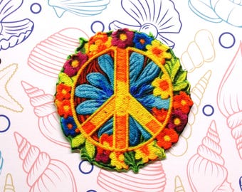 Iron-on Peace Sign Patch/Sew-on Applique for Jackets & Clothing/Backpack/Flower Child/Daisy/Boho/Hippie/Retro Patch/Woodstock/Music Festival
