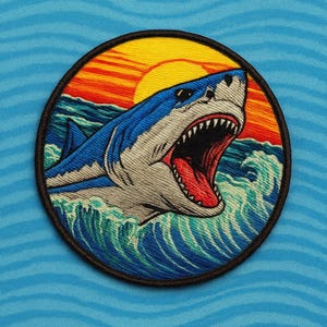 Megalodon Shark-patch – Ocean Giant, Giant Prehistoric Predator, opstrijkbaar voor rugzak en jas, Ocean Monster-badge voor surf- en reisuitrusting