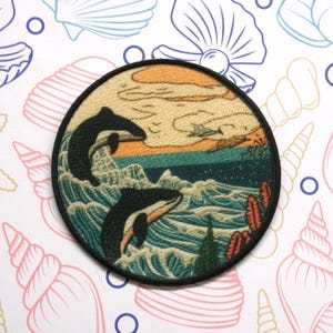 Orca Whale Patch – Majestic Killer Whale Ocean Scene Applique Iron-on Souvenir Badge for Backpacks & Jackets, Marine Life, Nature Lovers