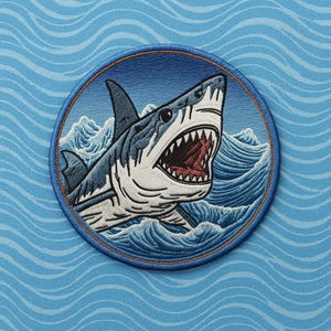 Patch Great White Shark – Jaws Inspired Patch, Ocean Predator Applique Iron-On Badge voor rugzak en jas, voor Coastal Ocean Gear, Surfer