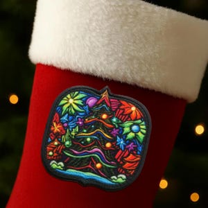Christmas Tree Patch Iron-on/Sew-on Applique for Stockings Vest Jacket Clothing, Christmas Lights & Garland, Ornaments, Festive Badge, DIY