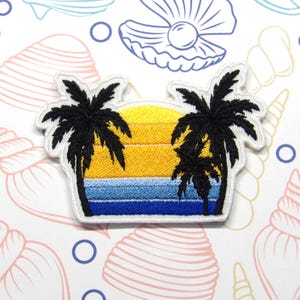 Palm Trees Sunset Patch – Tropical Beach Scene Embroidered Applique Iron-On for Backpack & Jacket, Beach Badge for Travel Bags, Ocean Breeze