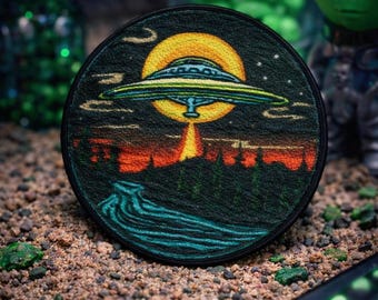 UFO Patch/Iron-On Patch/Flying Saucer Badge/Xfiles Aliens Area-51/Retro Sci-Fi/Spaceship/Sew-on Applique for Vest/Jacket, Clothing, Backpack