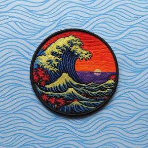 Retro Ocean Waves Patch – Iron-On Badge for Backpacks, Jackets & Summer Gear, Surf Patch, 70s Style Waves, Beach Vibes Patch, Throwback