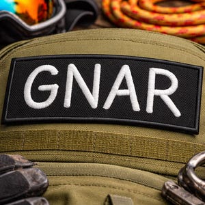 GNAR Patch/Bügelbild/Extrem Sport Abenteuer/Adrenalin Junkie/Radarität/Gestickte Aufnäh-Applikation für Kleidung Weste/Jacken Rucksäcke