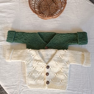 Brassière bébé tricoté main / Cache-cœur / Layette image 1