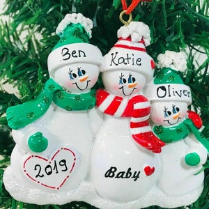 Personalised Christmas Tree Decoration Ornament Expecting Baby Snow Family 2-4 / Christmas gift / personalised family tree decoration