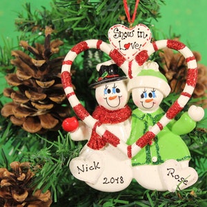 Schwangere / Paare Ornament Personalisierte Weihnachten Glücklicher Stammbaum XMas Dekoration X Weihnachtsgeschenk personalisierte Stammbaum Dekor Kugel