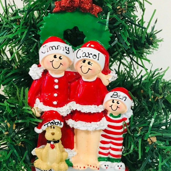 Kerstavondfamilie met hond Kerstboomdecoratie Ornament van 3/4/5 Kerstcadeau gepersonaliseerde stamboomdecoratie Kerstbal