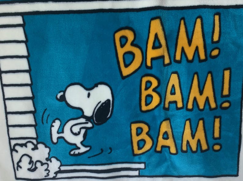 Hallmark Peanuts Snoopy Throw Blanket - Thumbnail 3
