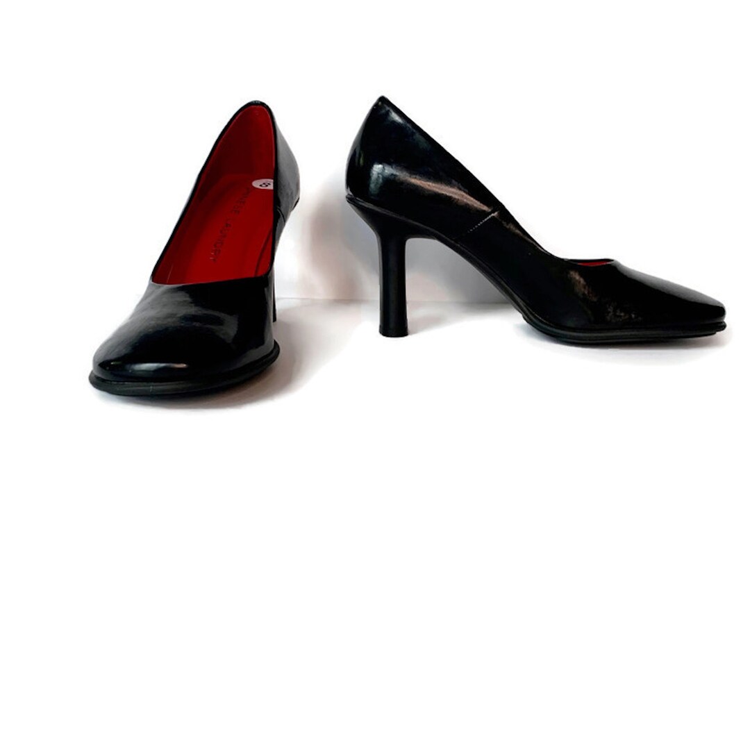 chinese laundry black pumps