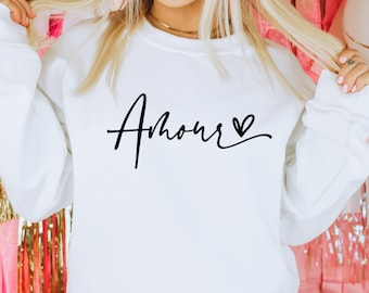 Amour Womens Sweatshirt Gift for Mom, Love Sweatshirt with heart gift for Her Oversized Sweatshirt, Cute Preppy Valentine Gift
