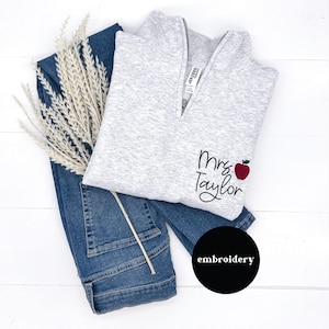 Felpa con cerniera a un quarto ricamata personalizzata per insegnanti, regalo per insegnanti Apple con nome personalizzato, felpa ricamata personalizzata, regalo per tutor