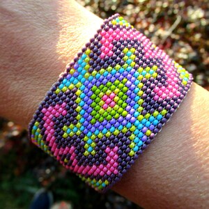Ethnic Psychedelic Multicolor Wide Handwoven Loom Seed Beaded Cuff Bracelet, Native Southwestern Style Tribal Boho Hippie Festival Jewelry