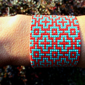 Red & Blue Geometric Wide Hand-woven Seed Beaded Men&#39;s Women&#39;s Cuff Bracelet, Native Style Abstract Ethnic Bohemian Unisex Tribal Jewelry